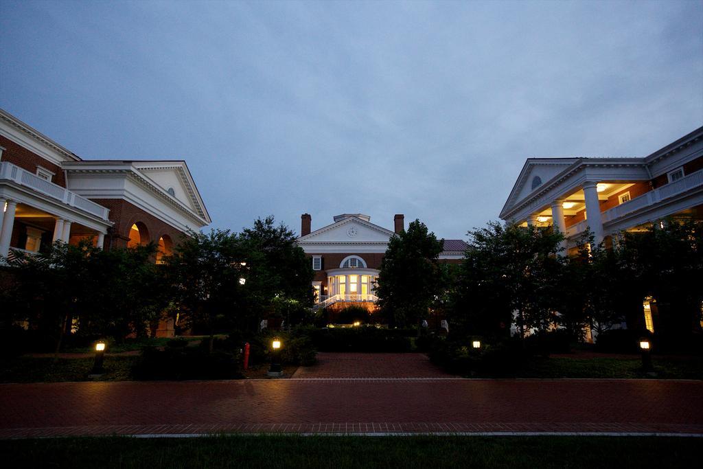 University Of Virginia Inn At Darden Шарлотсвілл Екстер'єр фото